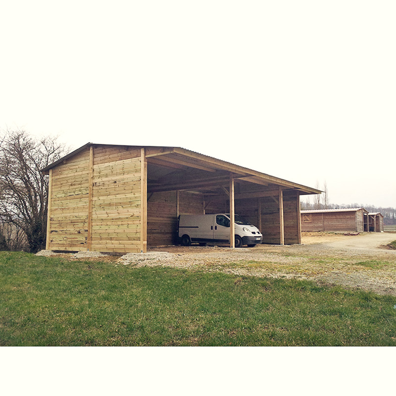 Hangar de stockage pour matériel et fourrage