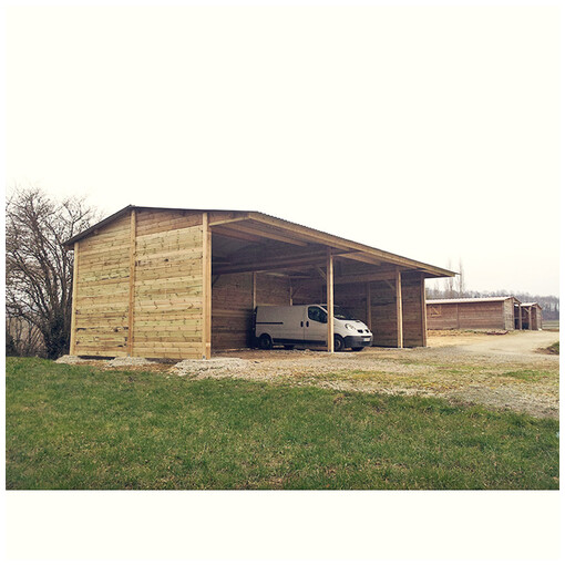 Hangar de stockage pour matériel et fourrage
